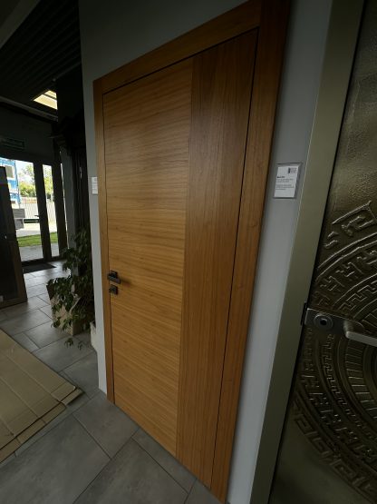 Drzwi bezprzylgowe Dewro ST 01, 80 Prawe z kolor orzech amerykański fornir naturalny 800 zł - obrazek 3