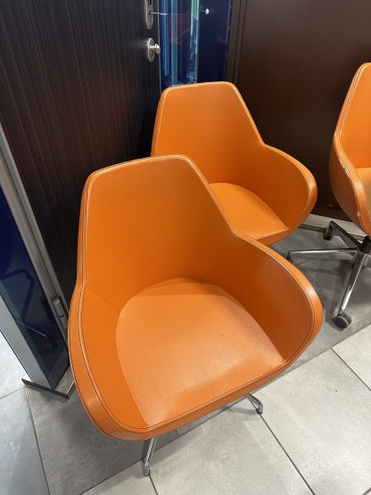 Krzesła i sofa biurowa FAN Profim kpl. 1 500 zł - obrazek 8