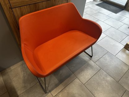 Krzesła i sofa biurowa FAN Profim kpl. 1 500 zł - obrazek 3