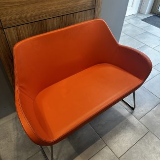 Krzesła i sofa biurowa FAN Profim kpl. 1 500 zł